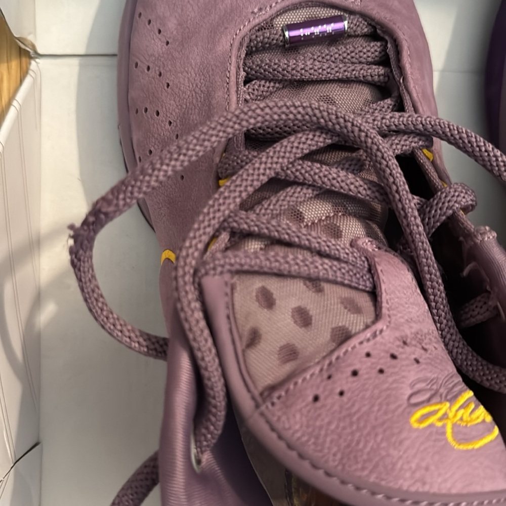 Nike LeBron XXI 21 Freshwater Size 10 Violet Dust University Gold - Picture 7 of 7